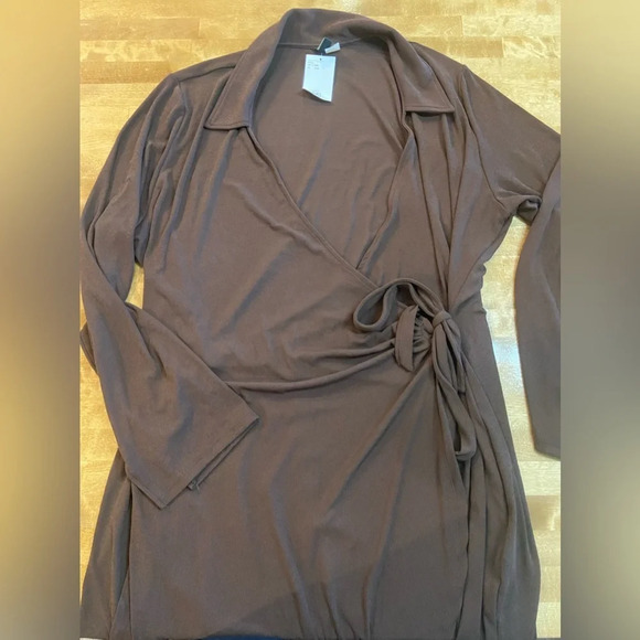 H&M Plus Sized Brown Wrap Dress Mini Long Sleeve Size 4XL NWT - Picture 4 of 12